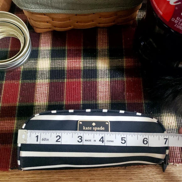 Kate Spade small makeup bag. - Picture 4 of 6